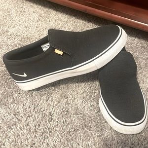 Authentic Nike slip in shoes size 7 boys never worn